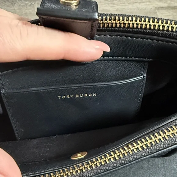 Tory Burch Black Quilted Crossbody Bag - Picture 4 of 10